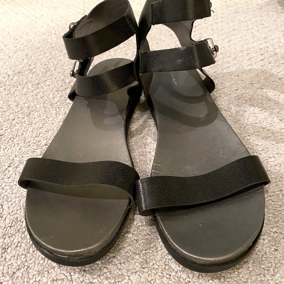 Tahari Black Gladiator Ankle Strap flat sandals - Picture 2 of 3